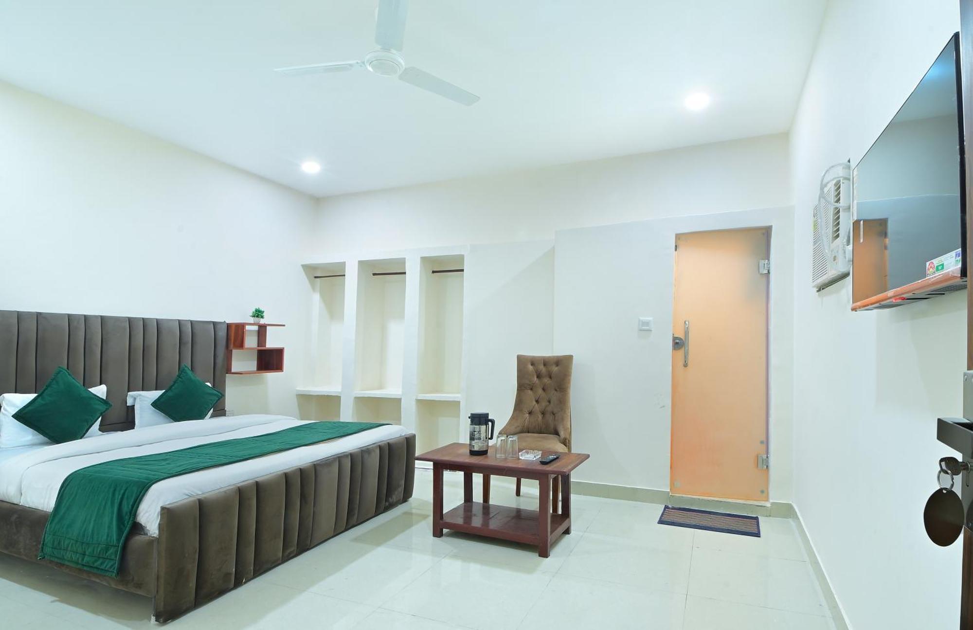 Chowdhry Tourist Lodge - New Delhi Railway Station - 2 Minutes Walk Eksteriør billede