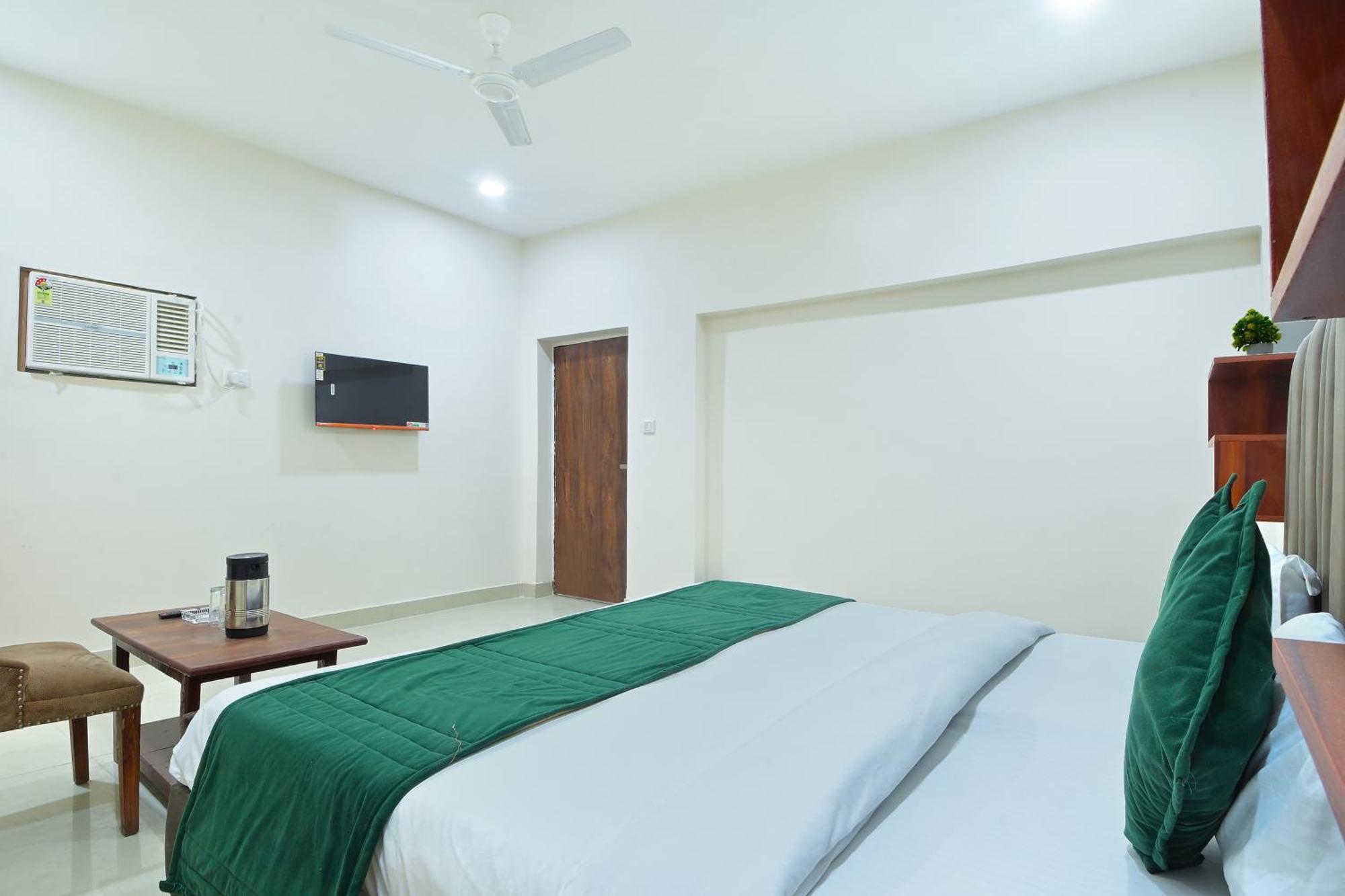 Chowdhry Tourist Lodge - New Delhi Railway Station - 2 Minutes Walk Eksteriør billede