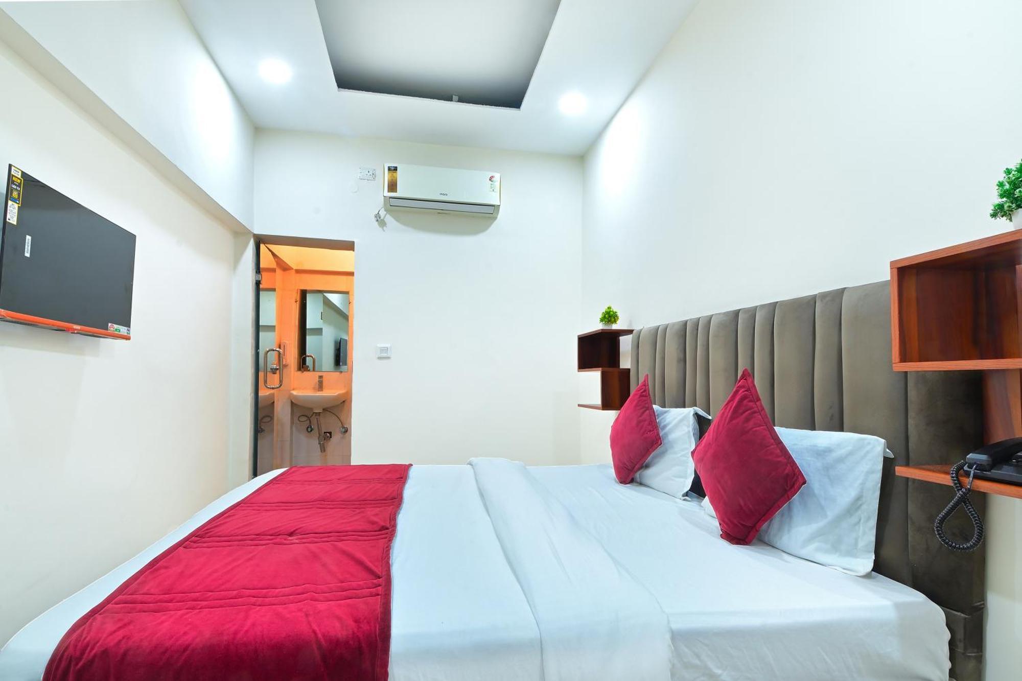Chowdhry Tourist Lodge - New Delhi Railway Station - 2 Minutes Walk Eksteriør billede