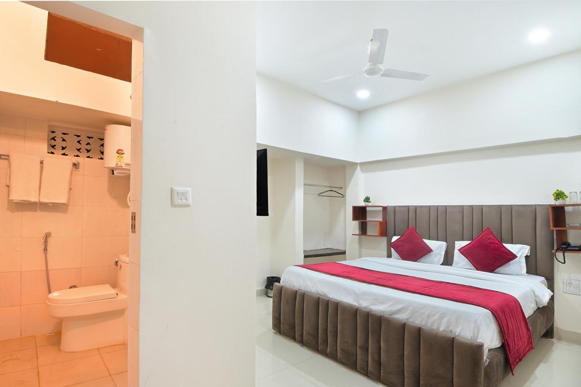 Chowdhry Tourist Lodge - New Delhi Railway Station - 2 Minutes Walk Eksteriør billede